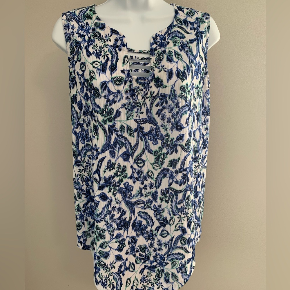 EMALINE  Sleeveless Floral Blouse